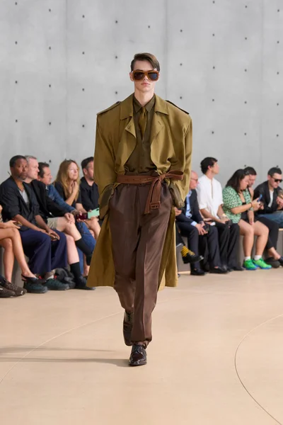 Look 26